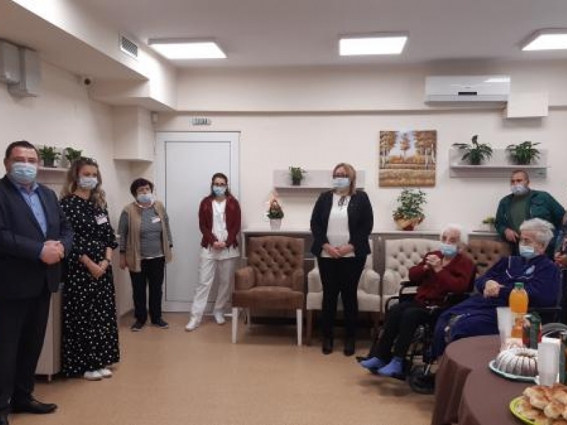 В Центъра за грижа за възрастни хора в невъзможност за самообслужване в Свищов отбелязаха за първи път Международния ден на възрастните хора