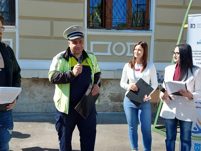 Образователно събитие под надслов „Да пазим живота на пътя!“ бе организирано в Свищов