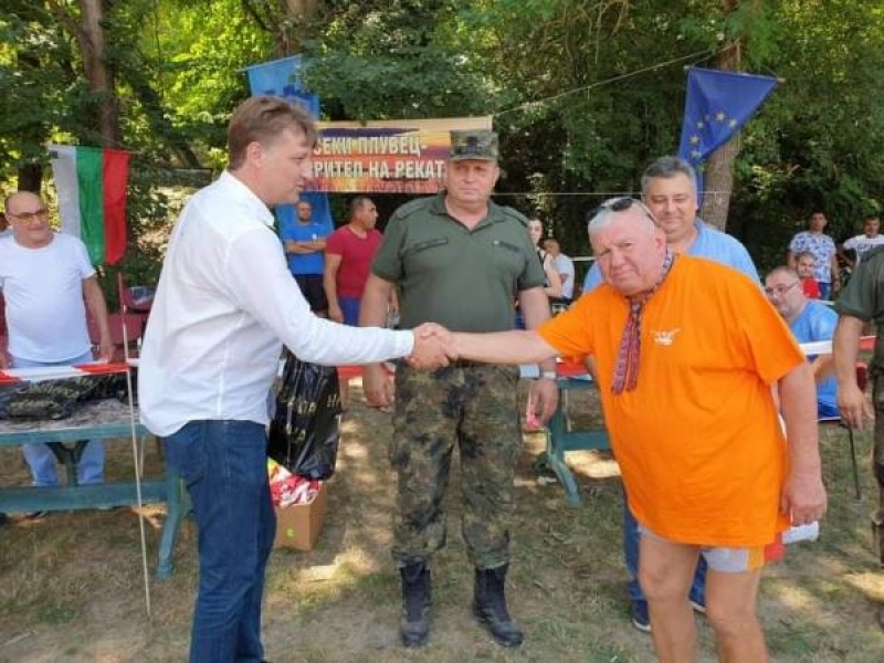 112 плувци от цялата страна се включиха в традиционното 63-то преплуване на река Дунав край Свищов  