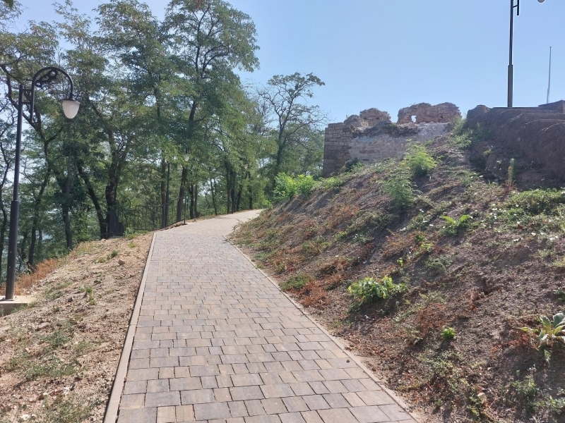 Забранено е посещението на парк "Калето" поради залесяване на парковата зона