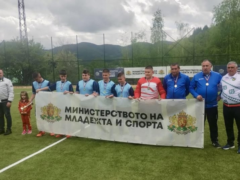 27-ят шампион на България по хокей за момчета и момичета  до 14 години е СКХТФ „Дунав“ – Свищов 