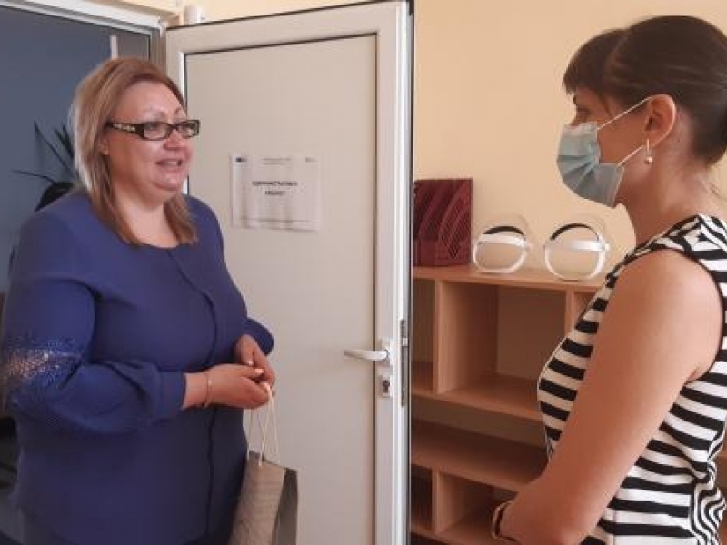 В РАМКИТЕ НА ИНИЦИАТИВАТА „ЗРЕНИЕТО Е ВСИЧКО! ПРЕГЛЕДАЙ СЕ!” В СВИЩОВ БЯХА ИЗВЪРШЕНИ БЕЗПЛАТНИ ОЧНИ ПРЕГЛЕДИ НА ДЕЦА И ВЪЗРАСТНИ