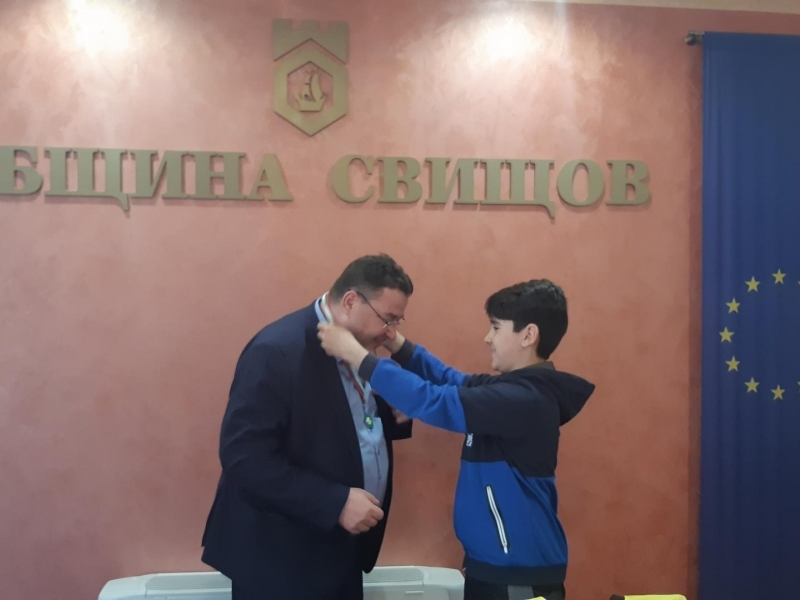 СКХТФ „Дунав“ – Свищов получи почетни грамоти от кмета на Свищов за достойно представяне на Държавни първенства по хокей в зала 