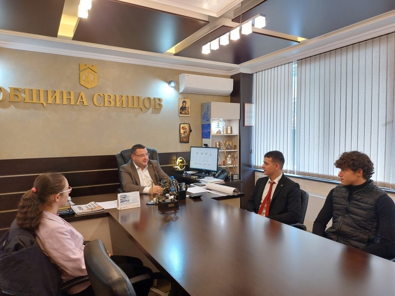 С подкрепата на Младежки център в Свищов бе реализирана инициативата „МЕНИДЖЪР ЗА ЕДИН ДЕН“