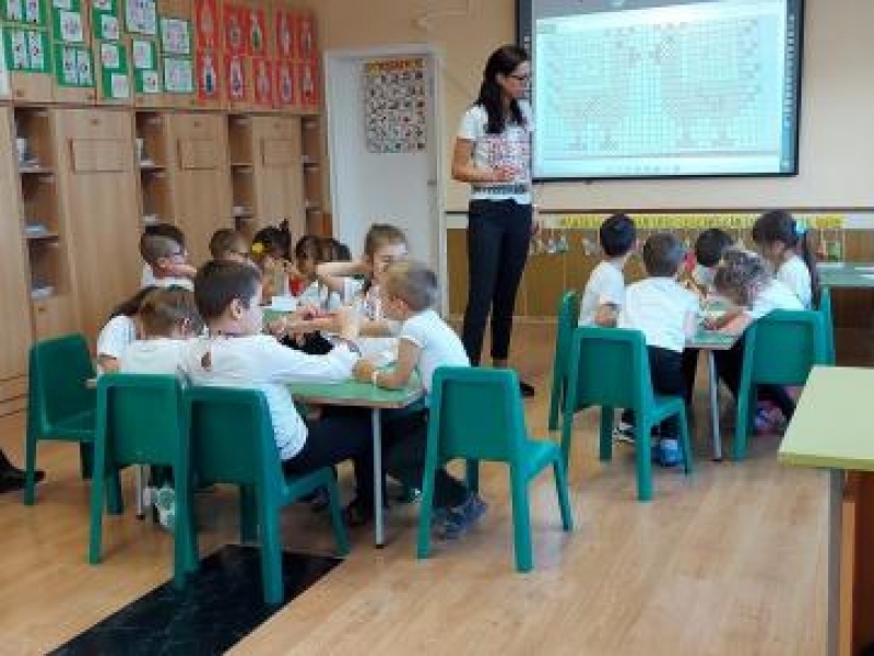 ДЕЦАТА ОТ ГРУПА „ЛЪВЧЕТА“, ДГ „ВАСИЛ ЛЕВСКИ“ УЧАСТВАХА В ПЕДАГОГИЧЕСКА СИТУАЦИЯ НА ТЕМА „ОТ РАКЛАТА НА БАБА-ПЪСТРИ ШЕВИЦИ“ ноември 26th, 2021 Начало >