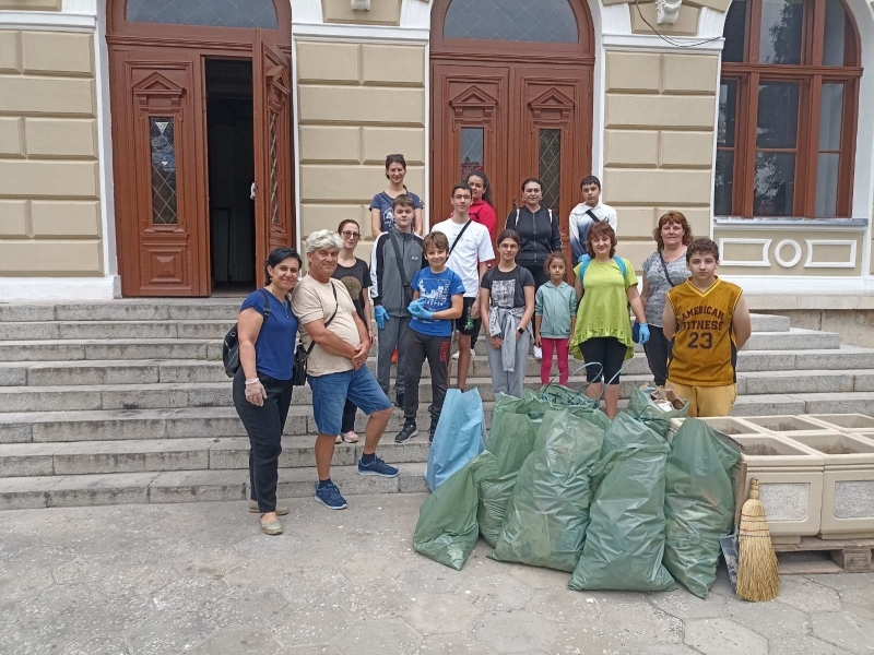 Община Свищов се включи в най-мащабната доброволческа инициатива в България – „Да изчистим България заедно“ 