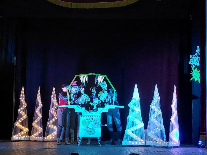 Коледна магия за най-малките: общинското ръководство зарадва децата в община Свищов 