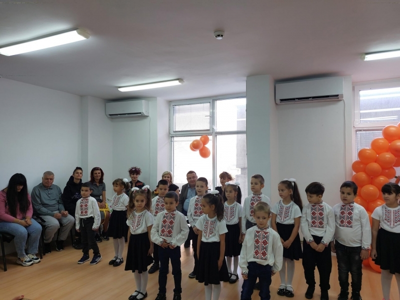 Потребителите в ДСХ „Мария Луиза” – гр. Свищов отбелязаха Международния ден на възрастните хора 