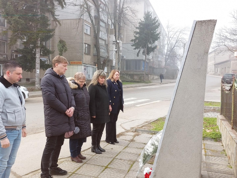 Свищов почита паметта на загиналите от разрушителното земетресение през 1977 година 