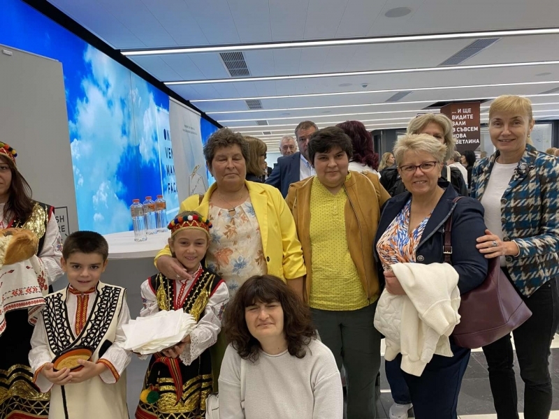 Община Свищов и детски градини от града се включиха в престижния форум „Водим бъдещето за ръка“ 