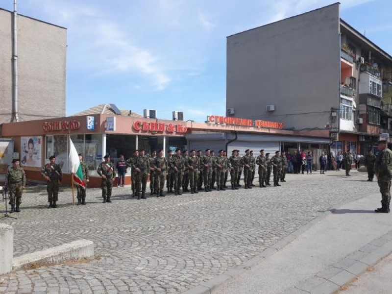 Свищов се преклони пред паметта на загиналите български воини