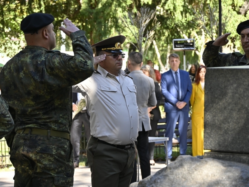 С военен ритуал Свищов отбеляза Деня на Независимостта на България