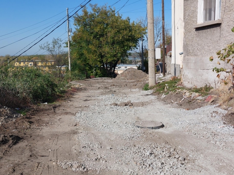 Започна последният етап от аварийния ремонт на ул. "Подполк. Емануил Чакъров" в град Свищов 