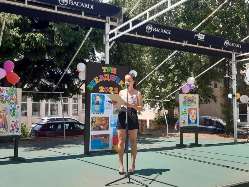 В СВИЩОВ СЕ СЪСТОЯ XVII НАЦИОНАЛЕН КОНКУРС-ИЗЛОЖБА ЗА ДЕТСКА РИСУНКА „ТРИ ЗВЕЗДИЧКИ 2022”  
