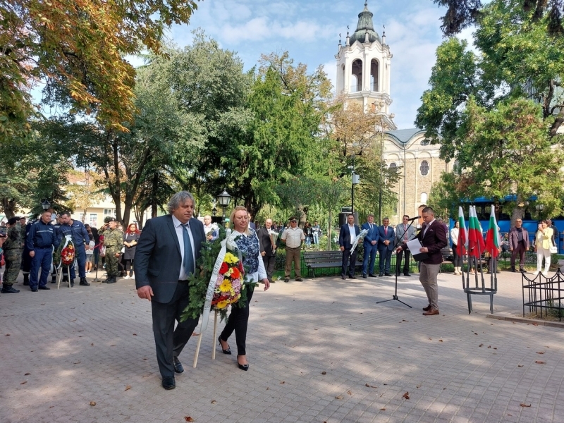 Свищов отбеляза Деня на независимостта на България с тържествено честване 