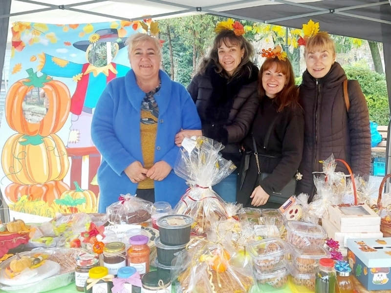 „Вкусът на есента“ озари площад „Алеко“ – с вкус, цветове и доброта за децата на Свищов 