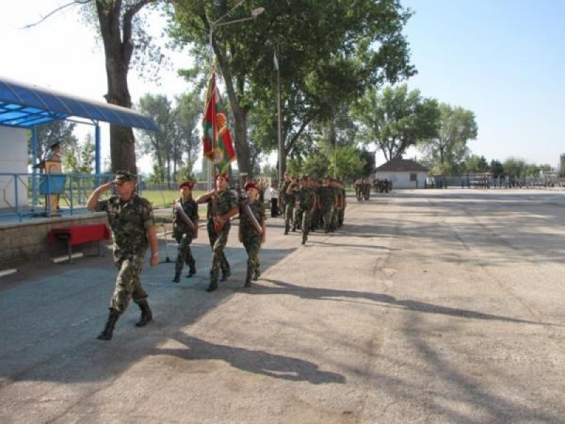 ПРИЕМ ЗА ЖЕЛАЕЩИ ЗА ВОЕННА СЛУЖБА