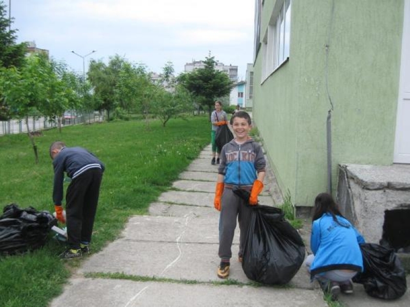 280 души от Свищов се включиха в първия ден на кампанията „Да почистим България заедно“