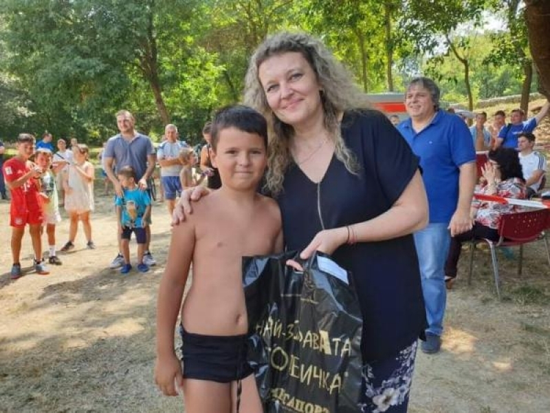 112 плувци от цялата страна се включиха в традиционното 63-то преплуване на река Дунав край Свищов  