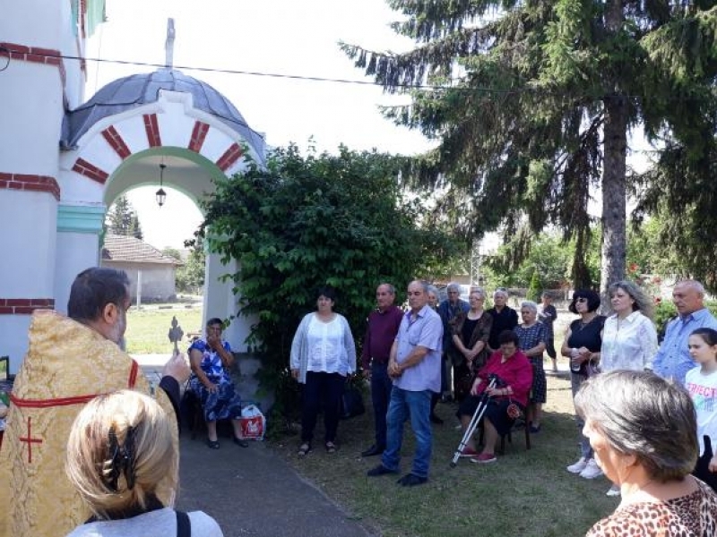 В свищовското село Драгомирово честваха големия православен празник Свети Дух