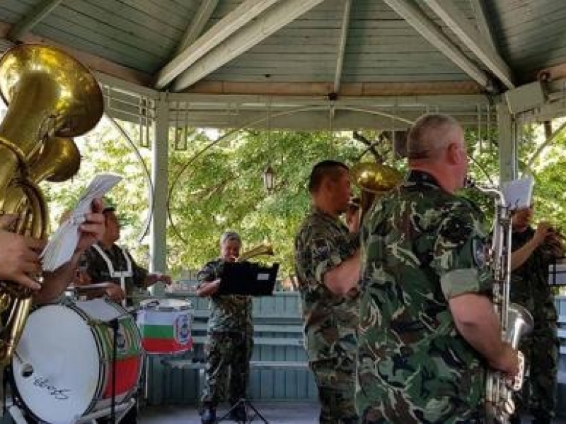 В Свищов тържествено бе отбелязан 6 май – Ден на храбростта и празник на армията