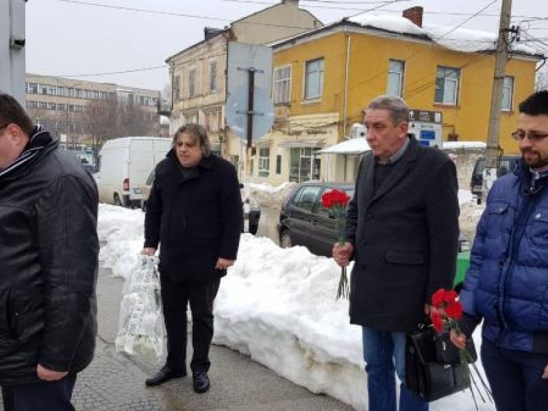 В Свищов си спомниха  с тъга за жертвите при голямото земетресение през 1977 година