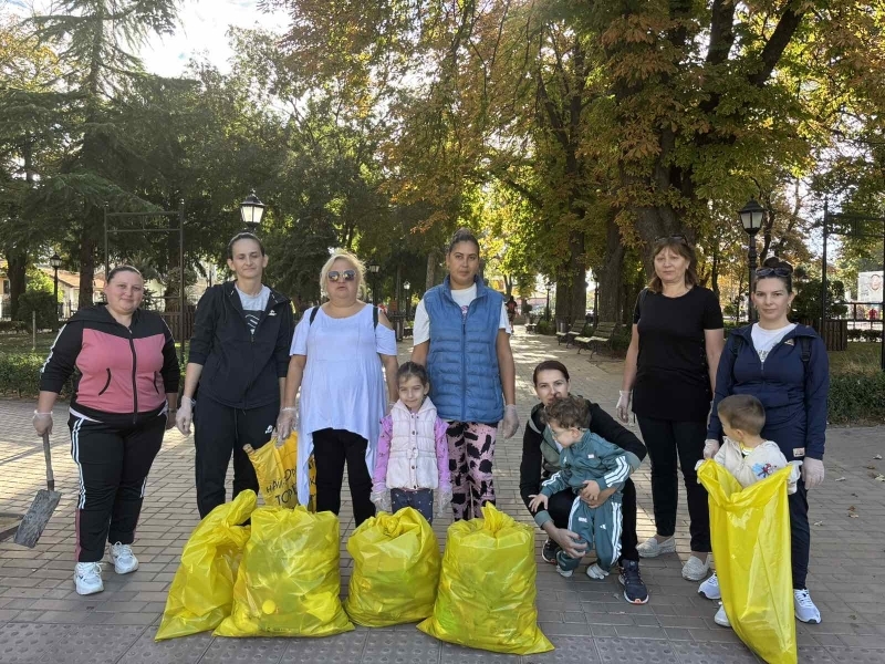 350 жители на Свищов взеха участие в кампанията "Да изчистим България заедно" 