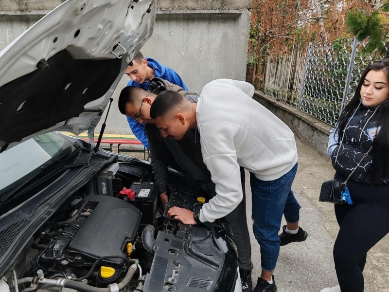 Стартираха клубните дейности  по НП „Заедно в изкуствата и спорта“ в Свищовска професионална гимназия    