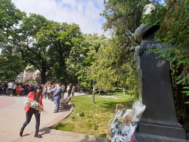 125 години от гибелта на Алеко Константинов бяха отбелязани днес в Свищов и София