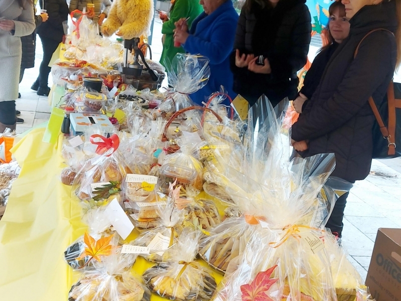 „Вкусът на есента“ озари площад „Алеко“ – с вкус, цветове и доброта за децата на Свищов 