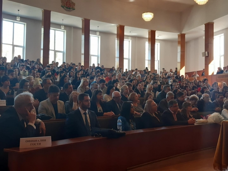 Стопанска академия „Димитър А. Ценов” – Свищов тържествено откри новата академична учебна година 