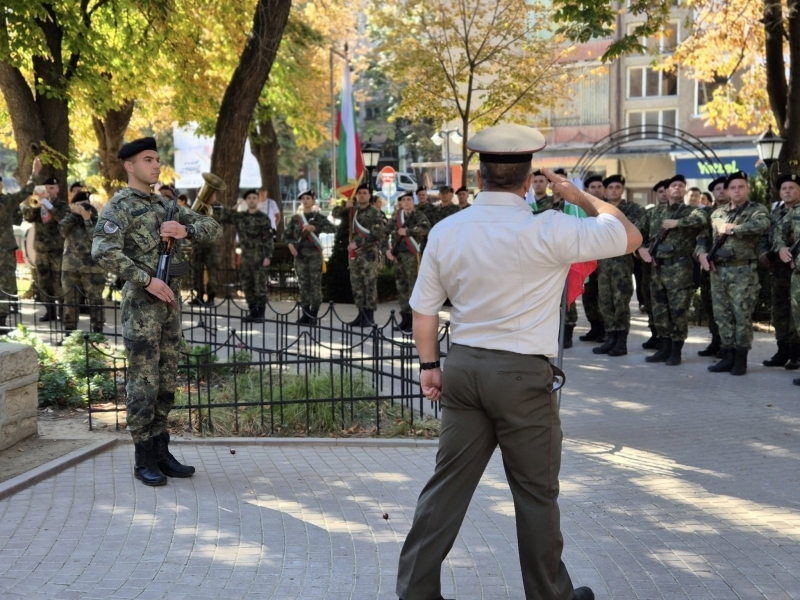 С военен ритуал Свищов отбеляза Деня на Независимостта на България