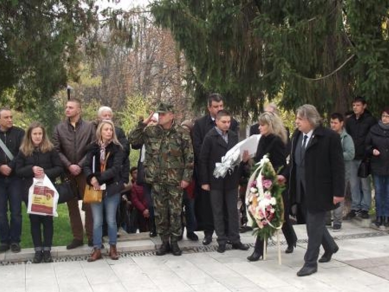 Ръководството на община Свищов уважи патронния празник на СА „Д. А. Ценов“