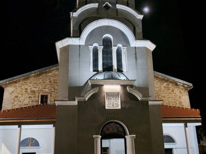 Паметници на културата в Свищов грейнаха с художествено осветление 