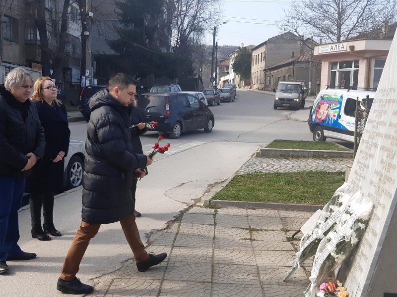 На 4 март в Свищов се отбелязаха 45 години от най-опустошителното земетресение у нас 
