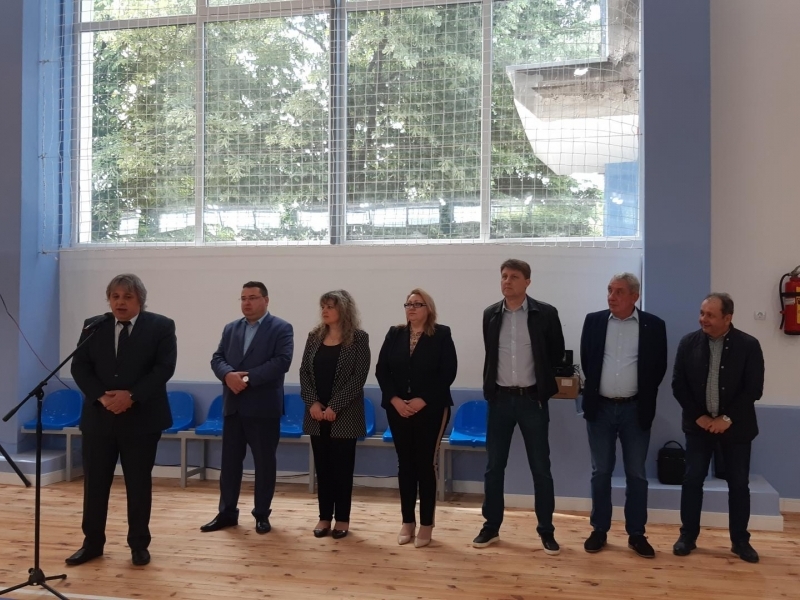 На 9 май в Свищов бе официално открита обновена спортна зала за 1.6 млн. лева  