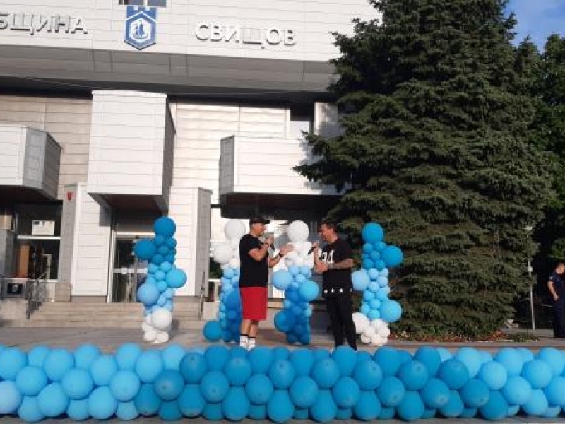 Четирима пълни отличници бяха удостоени от Община Свищов с почетната награда „Зрелостник на годината“