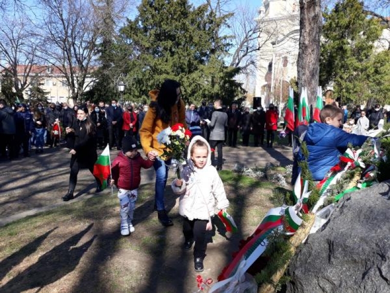  В Свищов тържествено бе отбелязан Денят на българската Свобода