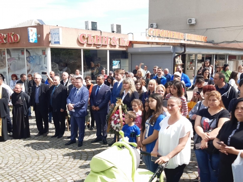 В Свищов тържествено бе отбелязан Денят на храбростта и празника на Българската армия  