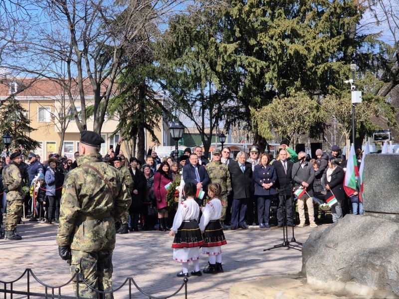 Свищов отбеляза 147 години от Освобождението на България