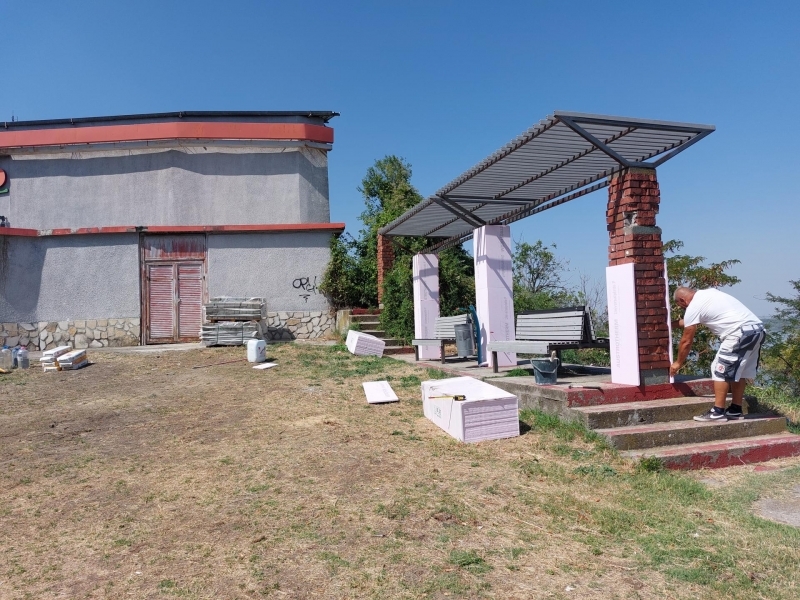 Благоустроява се градската среда около парк "Калето" и културно-историческите забележителности в Свищов 