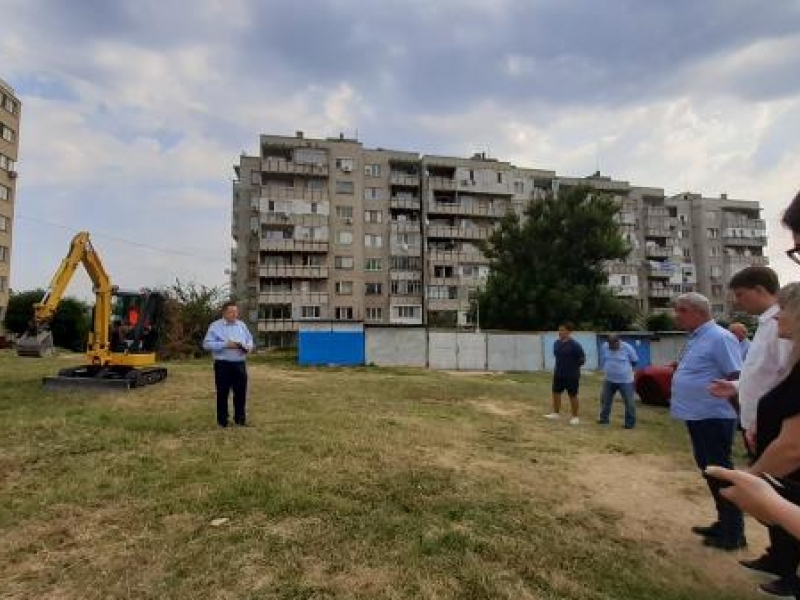 С церемония „първа копка“ в Свищов стартира реконструкция на водопроводна мрежа за 1.7 млн. лева