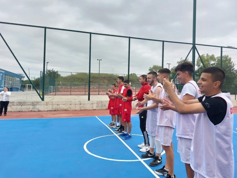 В СУ "Димитър Благоев" официално бяха открити нова спортна площадка и STEM център 