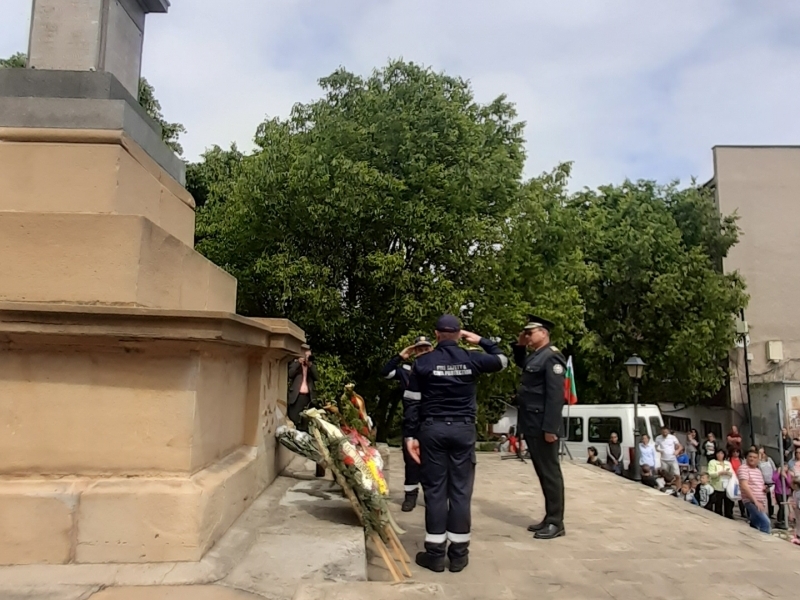 В Свищов тържествено бе отбелязан Денят на храбростта и празника на Българската армия  