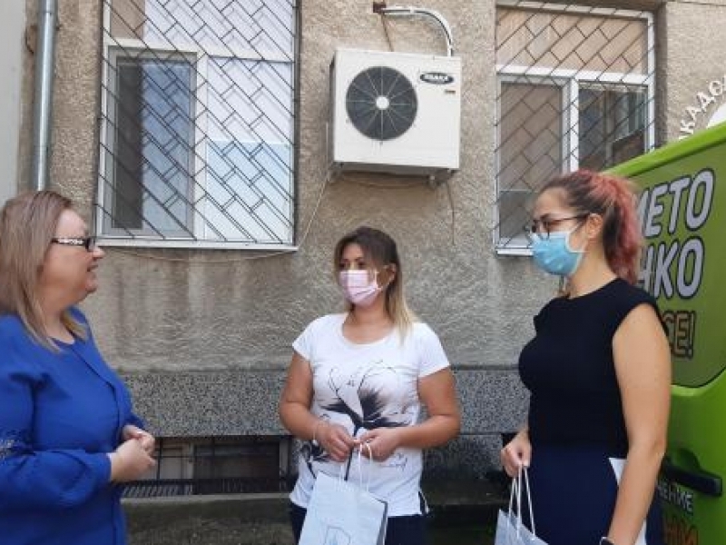 В РАМКИТЕ НА ИНИЦИАТИВАТА „ЗРЕНИЕТО Е ВСИЧКО! ПРЕГЛЕДАЙ СЕ!” В СВИЩОВ БЯХА ИЗВЪРШЕНИ БЕЗПЛАТНИ ОЧНИ ПРЕГЛЕДИ НА ДЕЦА И ВЪЗРАСТНИ