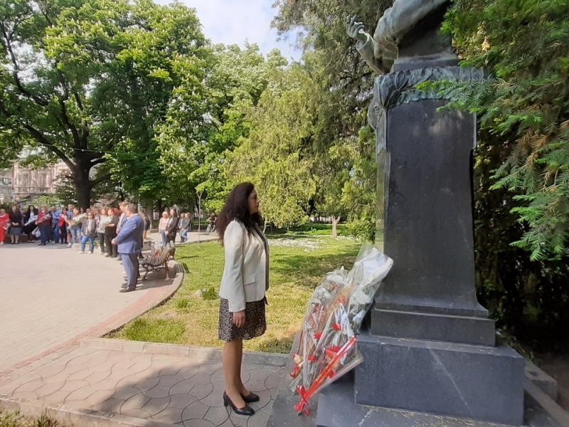 125 години от гибелта на Алеко Константинов бяха отбелязани днес в Свищов и София