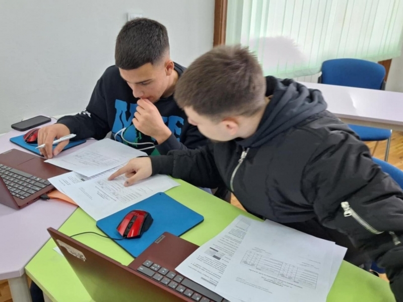 Наследници на първото училище в България, в което се е преподавало счетоводство – днес учениците на Търговска гимназия  – Свищов учат чрез изкуствен интелект и интегриран STEM+B подход