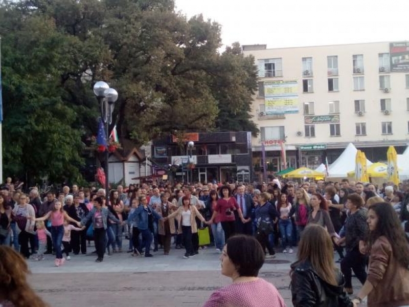 ОБЩИНА СВИЩОВ ИЗРАЗЯВА СВОИТЕ БЛАГОДАРНОСТИ КЪМ ВСИЧКИ, КОИТО СЪДЕЙСТВАХА ЗА ПОДГОТОВКАТА И ПРОВЕЖДАНЕТО НА ПРАЗНИЦИТЕ НА ГРАДА  „СВИЩОВСКИ ЛОЗНИЦИ” 