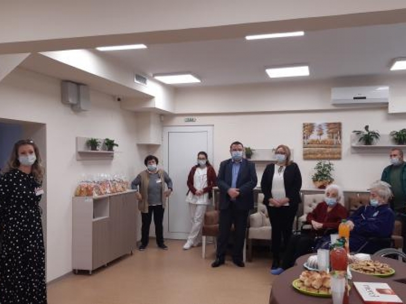 В Центъра за грижа за възрастни хора в невъзможност за самообслужване в Свищов отбелязаха за първи път Международния ден на възрастните хора