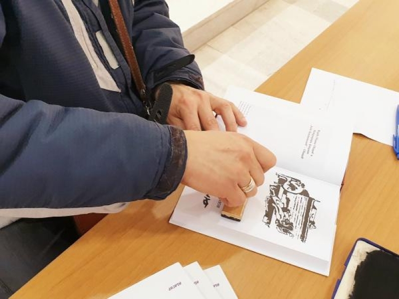 ОБЩИНА СВИЩОВ ВЗЕ УЧАСТИЕ В ИЗЛОЖЕНИЕТО „ФОАЙЕ НА КНИГАТА С АВТОГРАФ“
